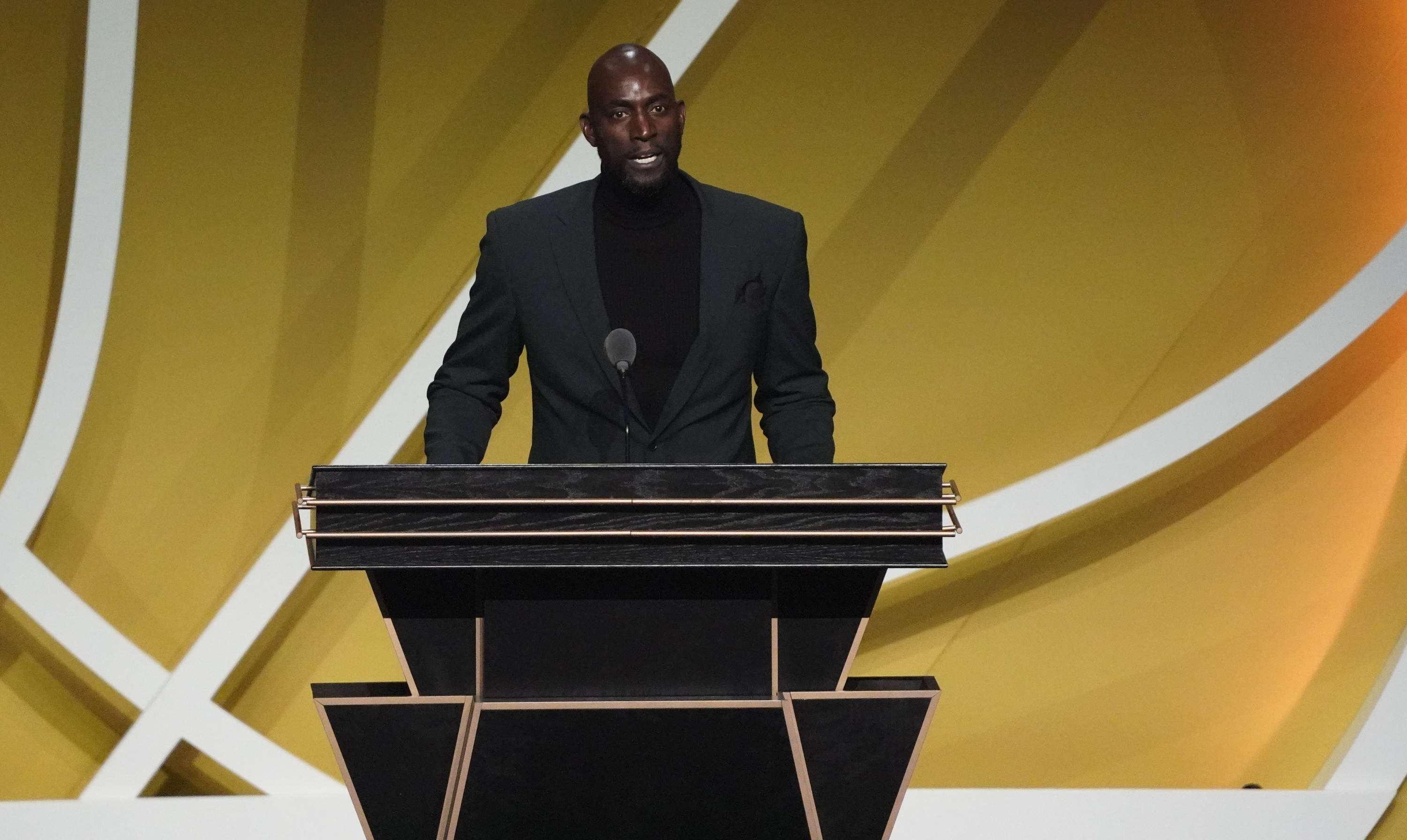 轮番登场 轮番登场